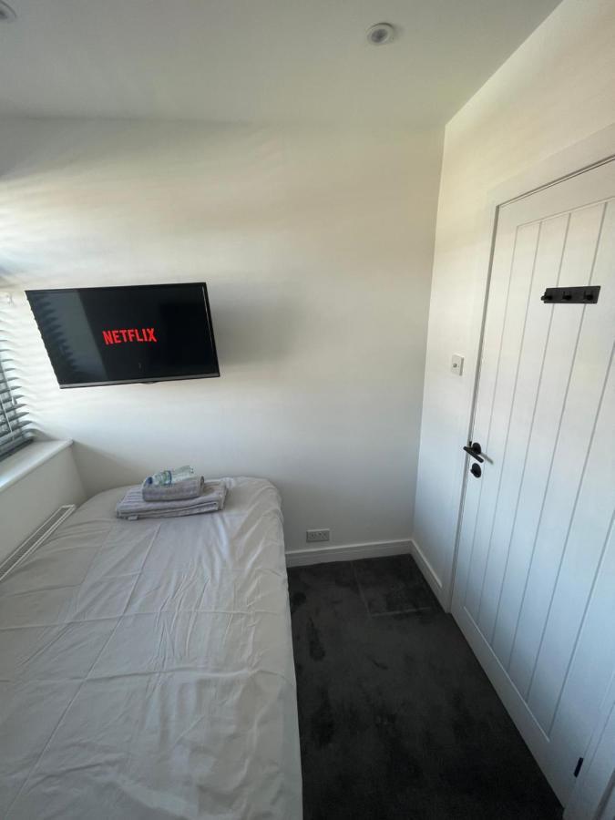 Va Home Stay - Close To Luton Airport, M1 & A505 Exterior photo